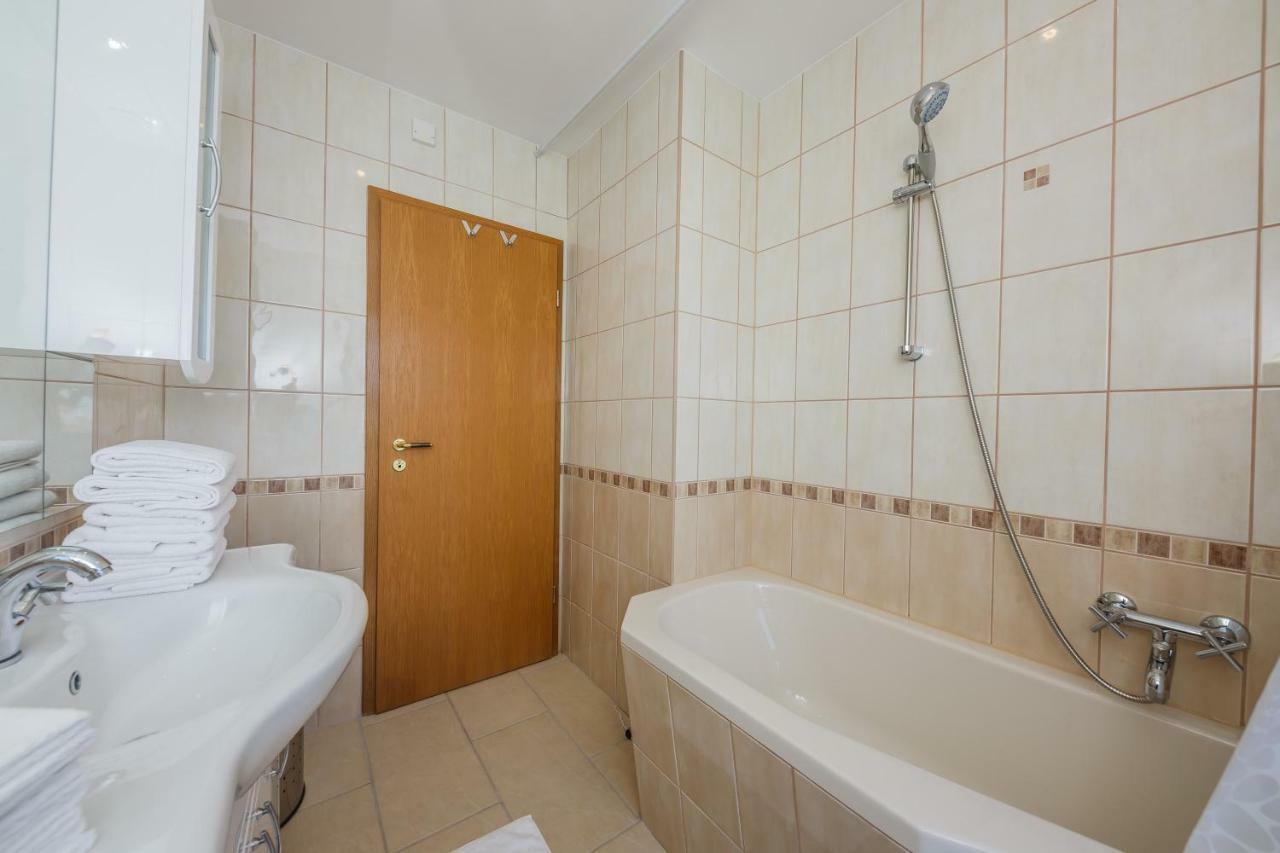 Apartman Lucija Kaštela Exterior foto